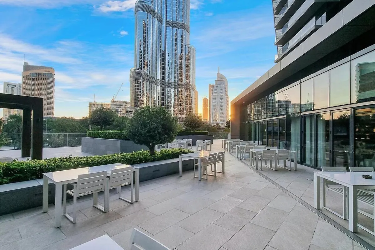 First Class 2Br Chic Downtown Escape Apartment Dubai