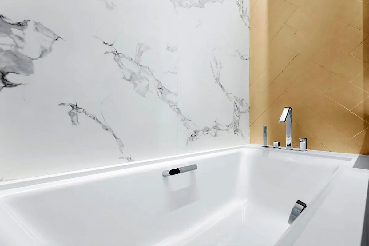 First Class 2Br Chic Downtown Escape Apartment Dubai