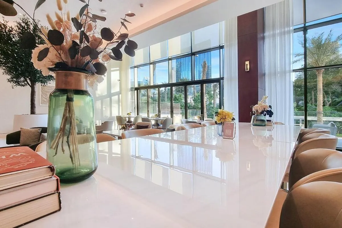 First Class 2Br Chic Downtown Escape Apartment Dubai