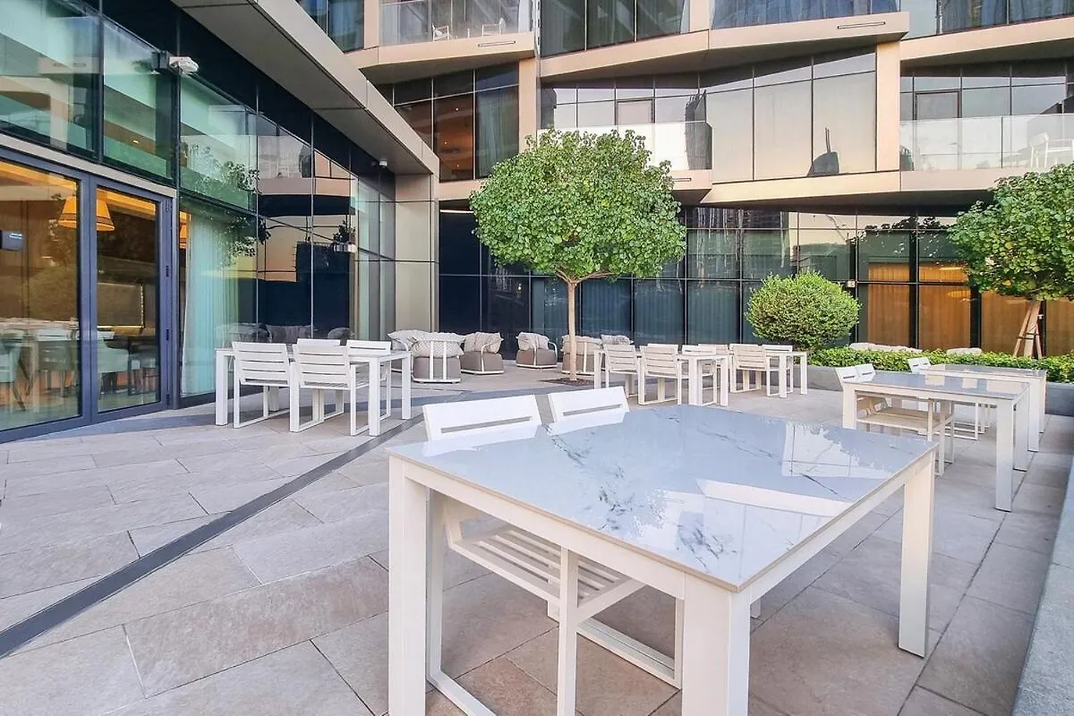 First Class 2Br Chic Downtown Escape Apartment Dubai