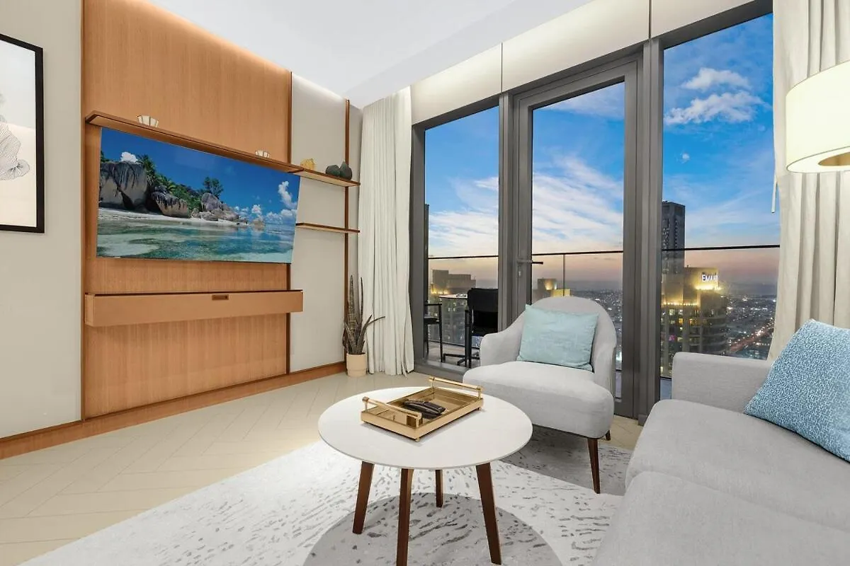 First Class 2Br Chic Downtown Escape Apartment Dubai